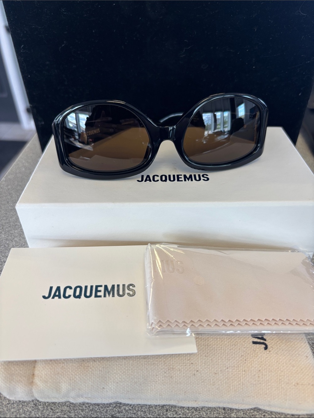 Jacquemus Black Oval Sunglasses with Brown Lenses